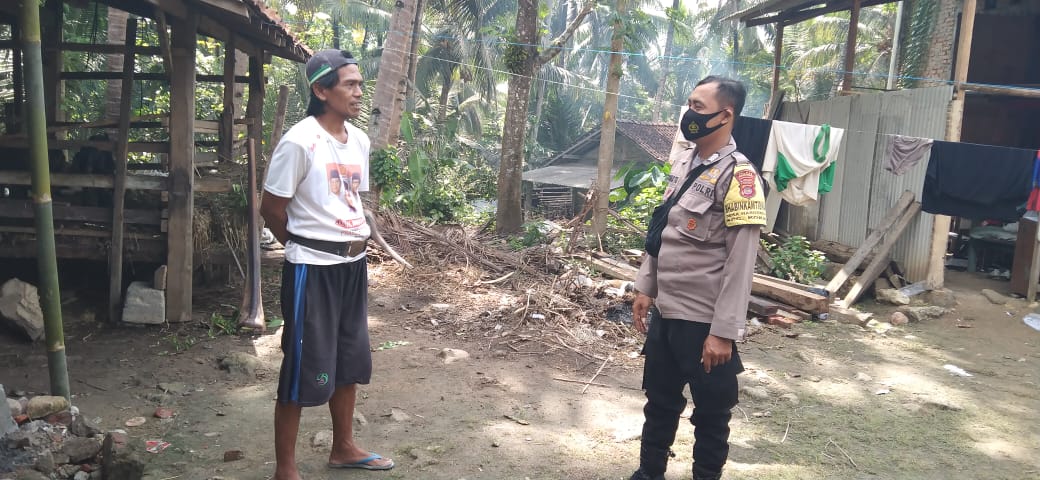 Bhabinkamtibmas Lakukan Sambang Warga